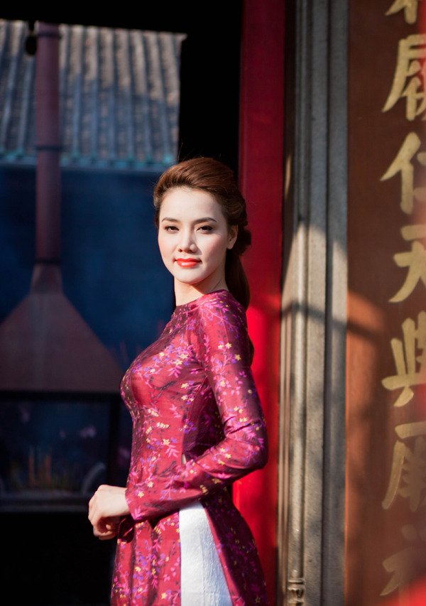 女机械人国语版普通话